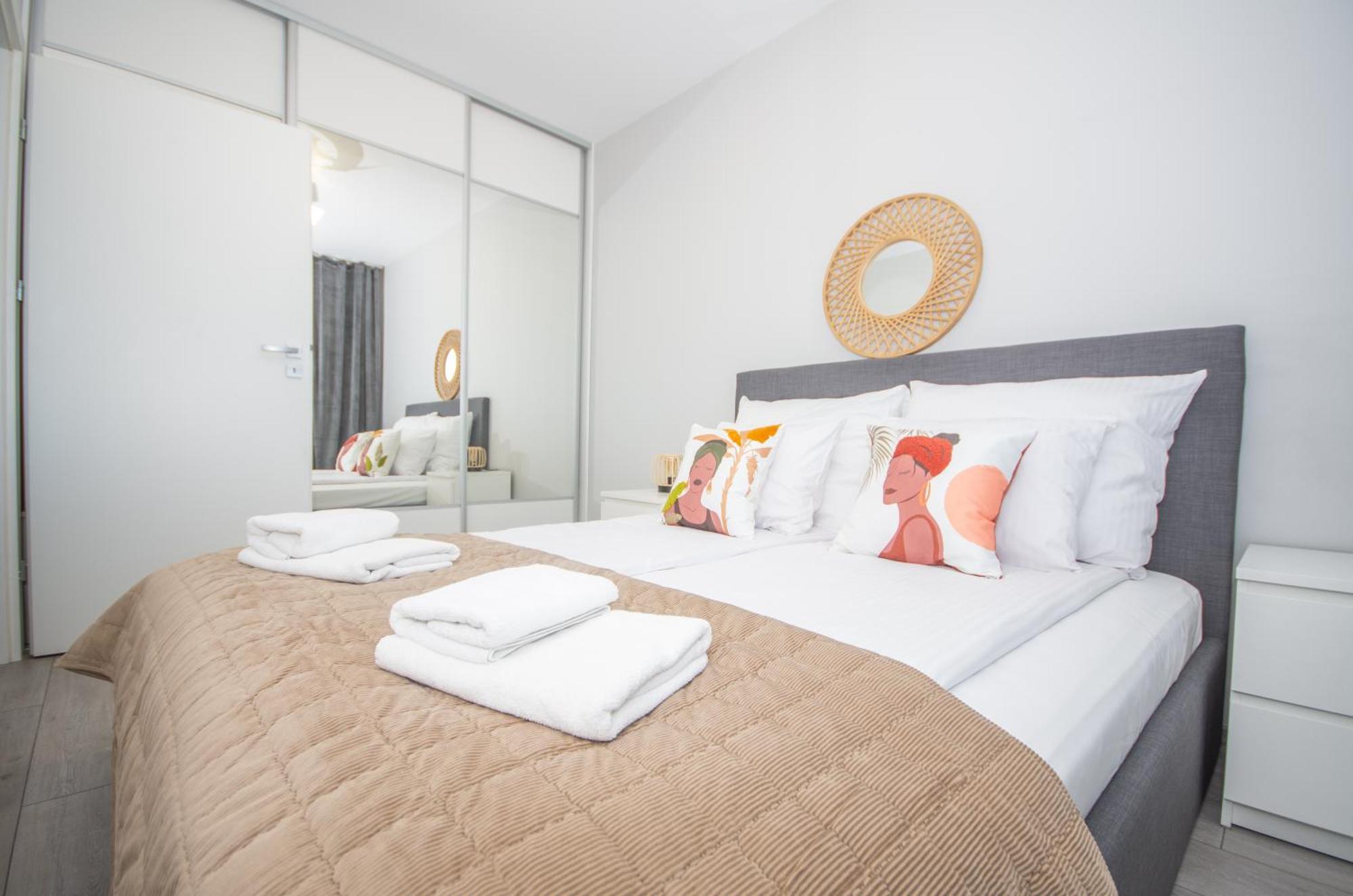 Inpoint Zablocie Modern Apartments For Work&Travel Краков Экстерьер фото